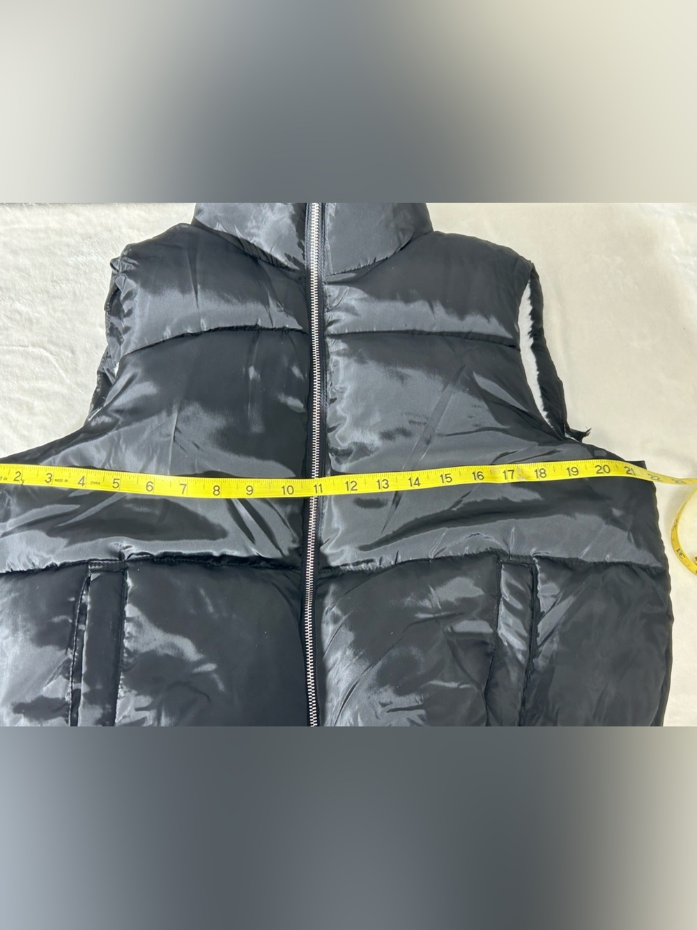 Liv & Lottie Black Puffer Vest Stand Collar Cinch Waist White Fuzzy Lining Sz M - Picture 12 of 12